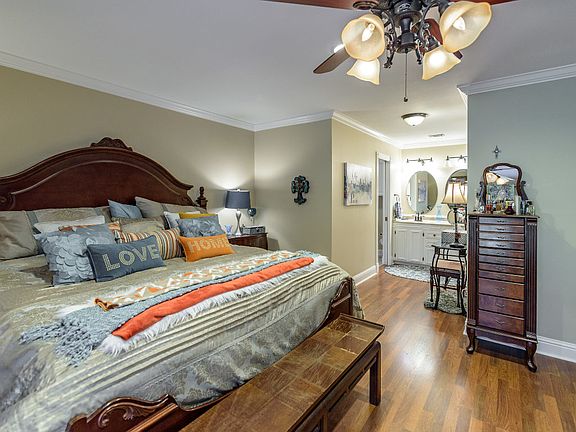 4th image of 2215 Landau Ln