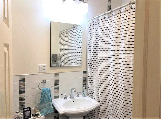 Rented by Bold New York | media 7