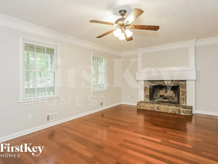173 Shady Lane Cir — Photo 3