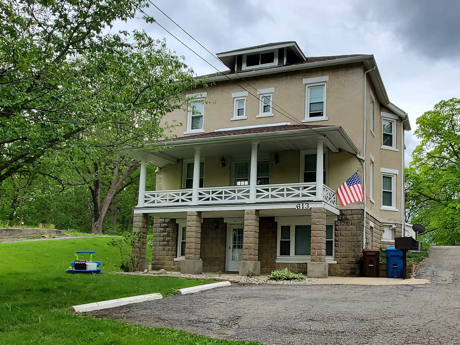 Furnished 2BR two blocks from Trine University! — Photo 2