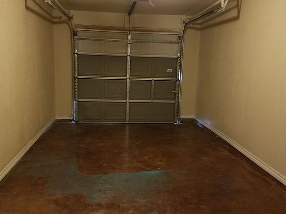 5th image of 2103 Charleston Ct APT A