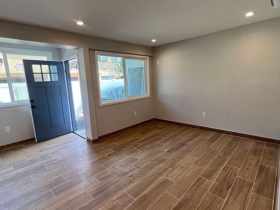 2nd image of 14921 Vanowen St #11