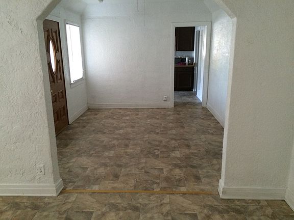 2nd image of 531 1/2 Sandalwood Dr