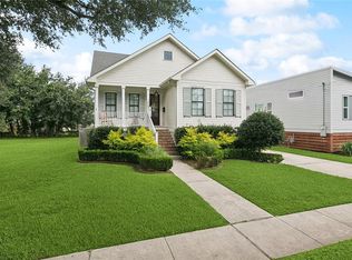 1463 Mithra St, New Orleans, LA 70122