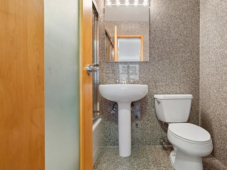 315 W 57th St #8B — Photo 11