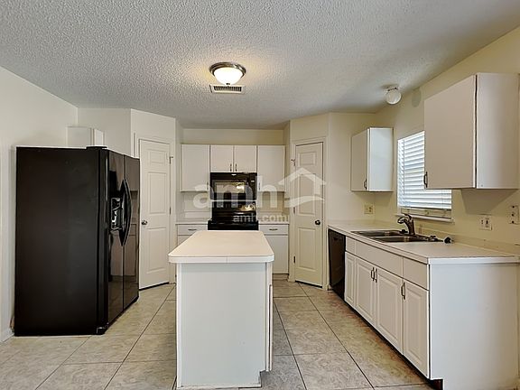 3rd image of 7407 Overland Park Blvd