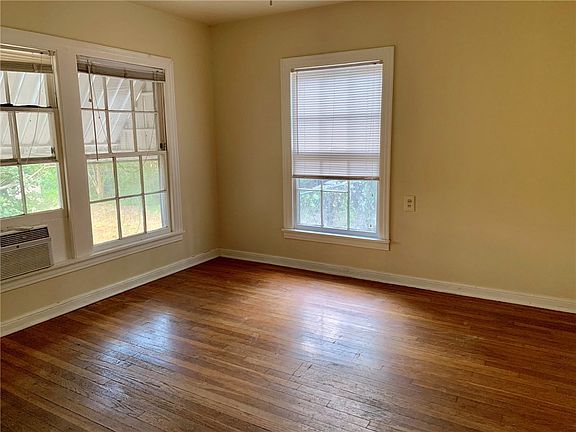5th image of 8516 Georgian Dr