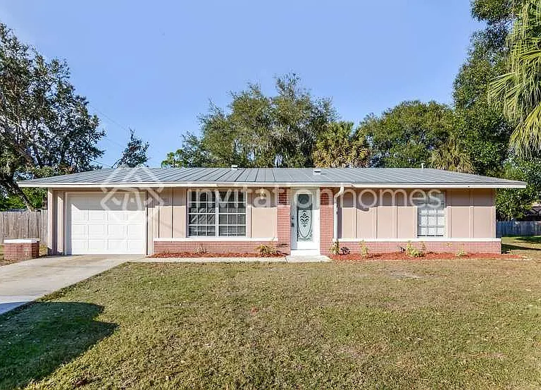 20302 Lorenzo Ave — Photo 1