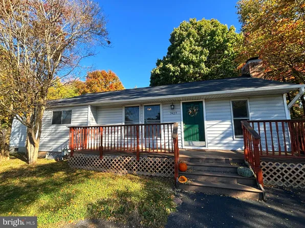 7427 Beulah St, Alexandria, VA 22315