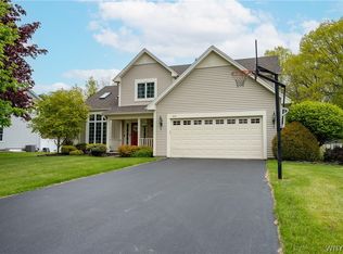 162 Torrey Pine Dr, Rochester, NY 14612