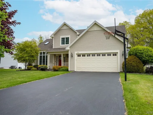 162 Torrey Pine Dr, Rochester, NY 14612