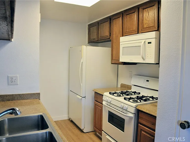 1189 W Sierra Madre Ave — Photo 4