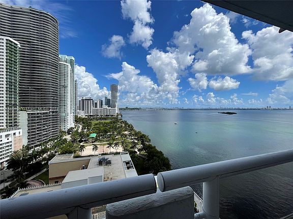 5th image of 1717 N Bayshore Dr APT 1935