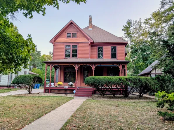 907 W Church St, Champaign, IL 61821