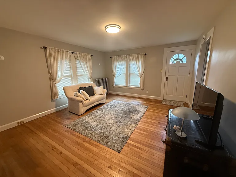 24 Fairfax St — Photo 10