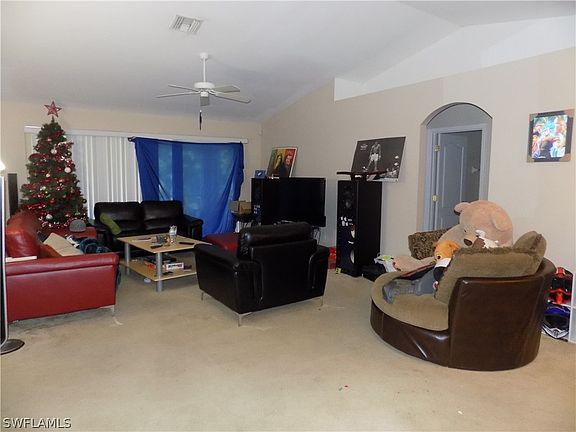 2nd image of 3001 Nadine Ln