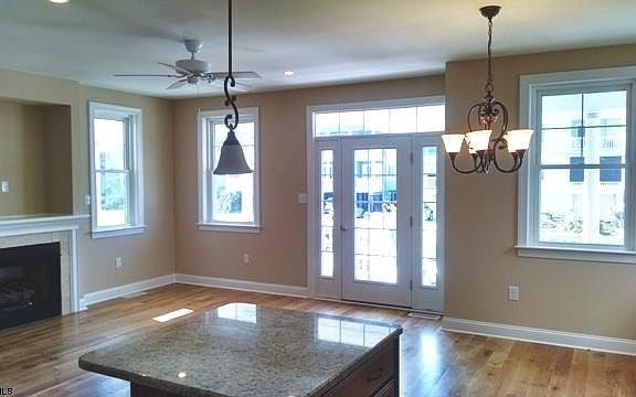 4th image of 5809 West Ave