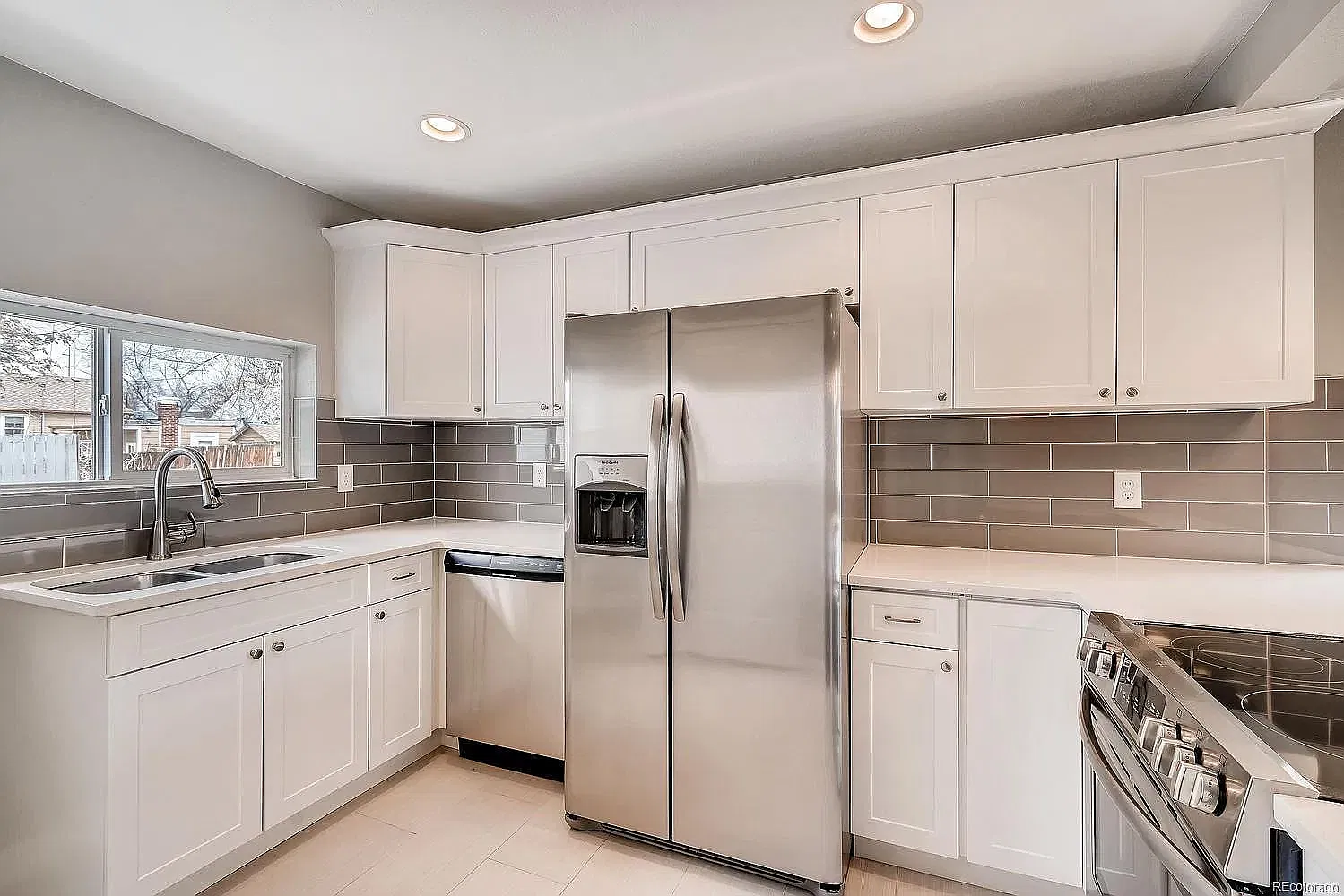 2 bed, 685 sqft, $1,900 — Photo 1