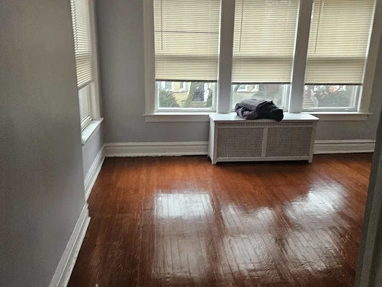 10918 S Vernon Ave — Photo 9
