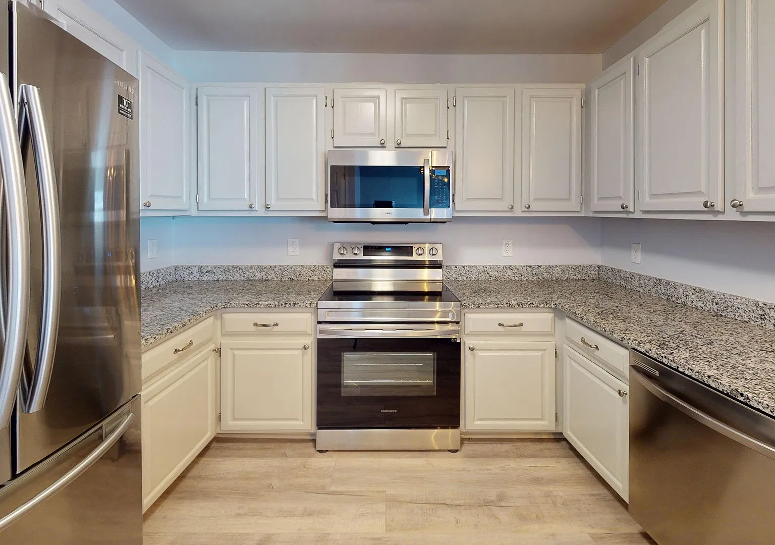 Waterfront Condo Fully Renovated for Lease on Lake Norman at Davidson Landing — Photo 4