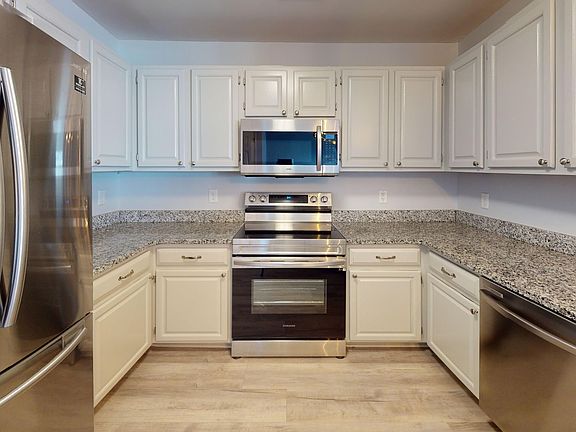 4th image of 1105 Torrence Cir