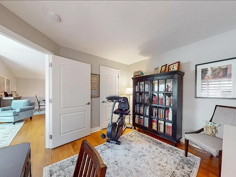 Office/3rd bedroom