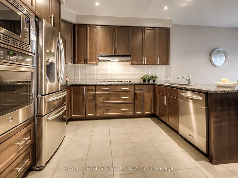 102 Coopershawk St — Photo 6