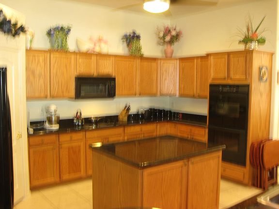 3rd image of 17914 W Buena Vista Dr
