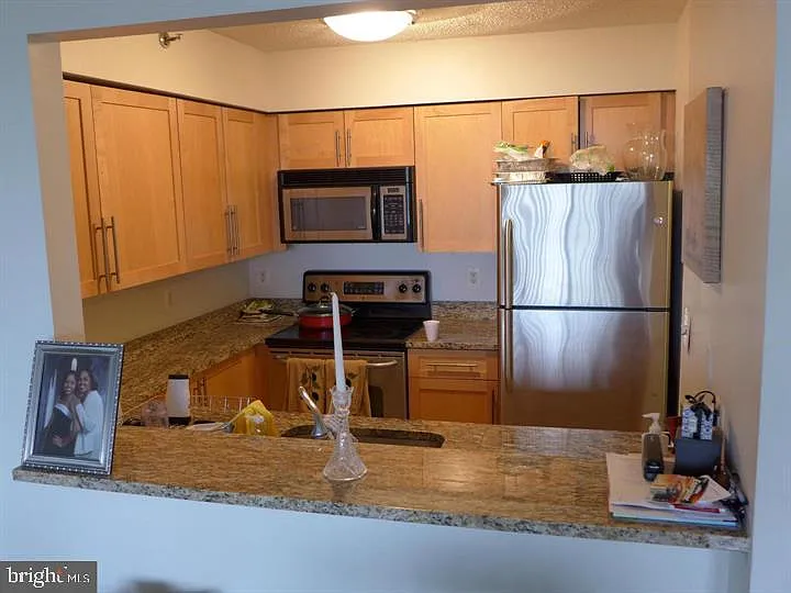 10101 Grosvenor Pl #1212 — Photo 24