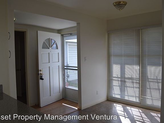 2nd image of 274 S Ashwood Ave