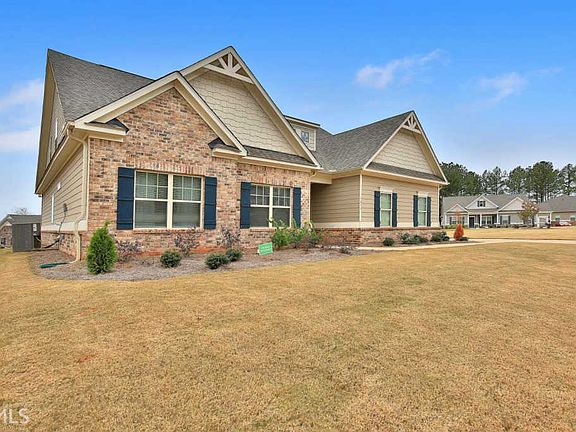 4th image of 1633 Highland Creek Dr
