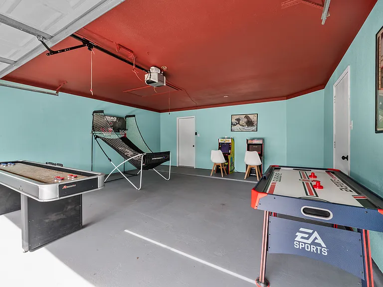 1040 Eagle Dr — Photo 20