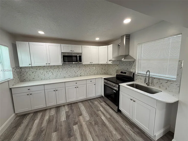2161 NW 26th Ave — Photo 27