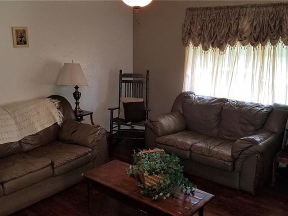5th image of 4082 W 143rd St