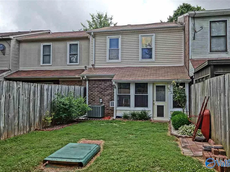 106 Crescent Cir — Photo 15