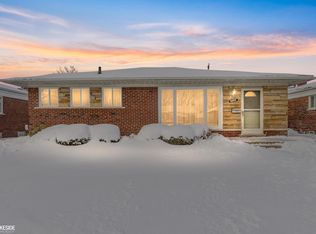 24555 Willowby Ave, Eastpointe, MI 48021