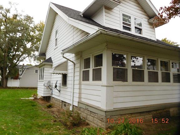 Enclosed Porch/Side View