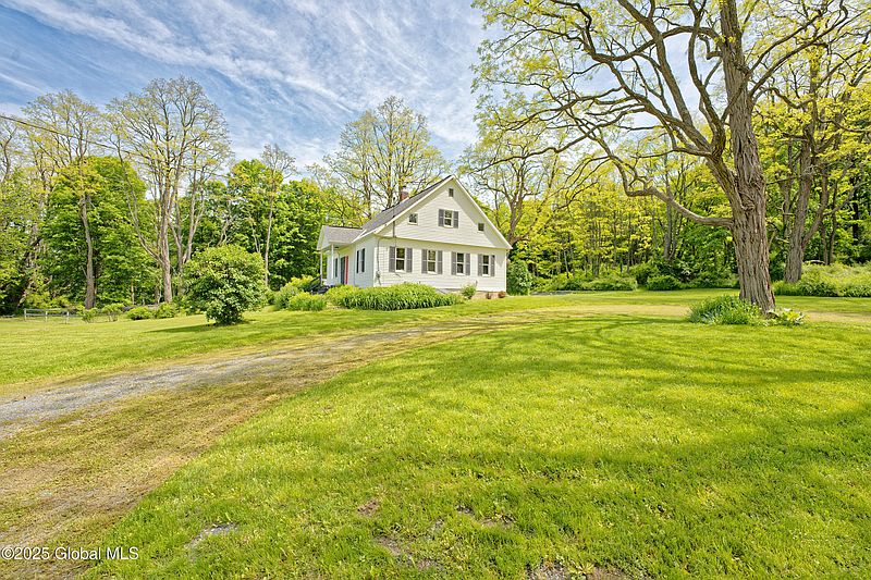 4th image of 366 Conley Road