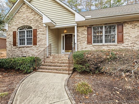 3rd image of 577 Broadmoor Ct