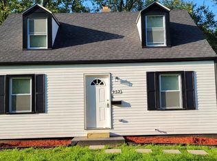 952 E 48th Pl, Gary, IN 46409