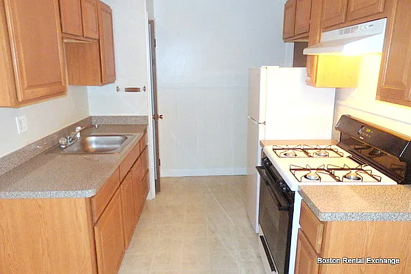 405 Somerville Ave — Photo 5