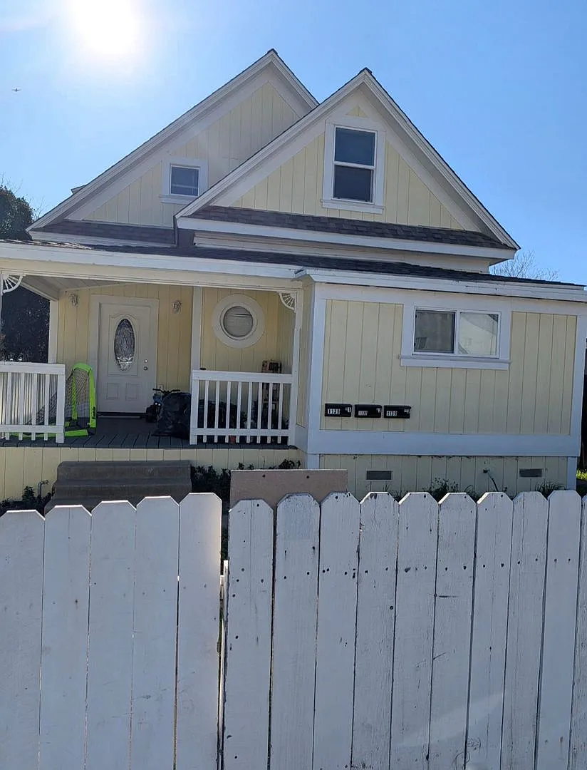 Building Photo - 1139 Franklin St #3