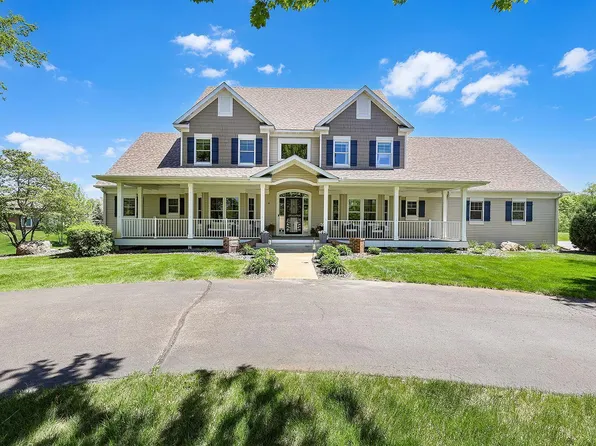 18995 Edgewood Ln, Prior Lake, MN 55372