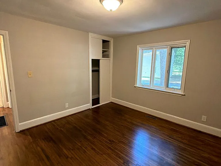 1441 Goodwin Ave — Photo 10