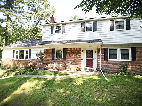 2nd image of 23 Broadleaf Dr