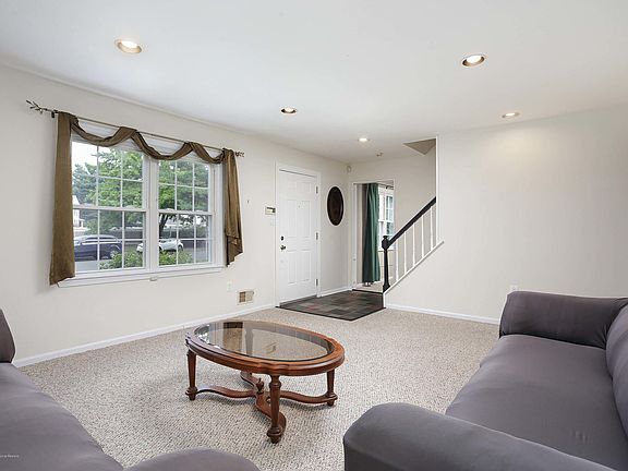 4th image of 5 Simek Ln