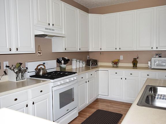 5th image of 5534 Grand Crescent Dr