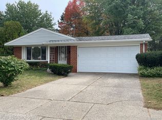 35627 Canyon Dr, Westland, MI 48186