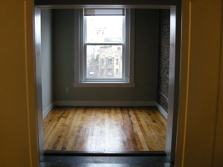 119 W Broad St #404 — Photo 8