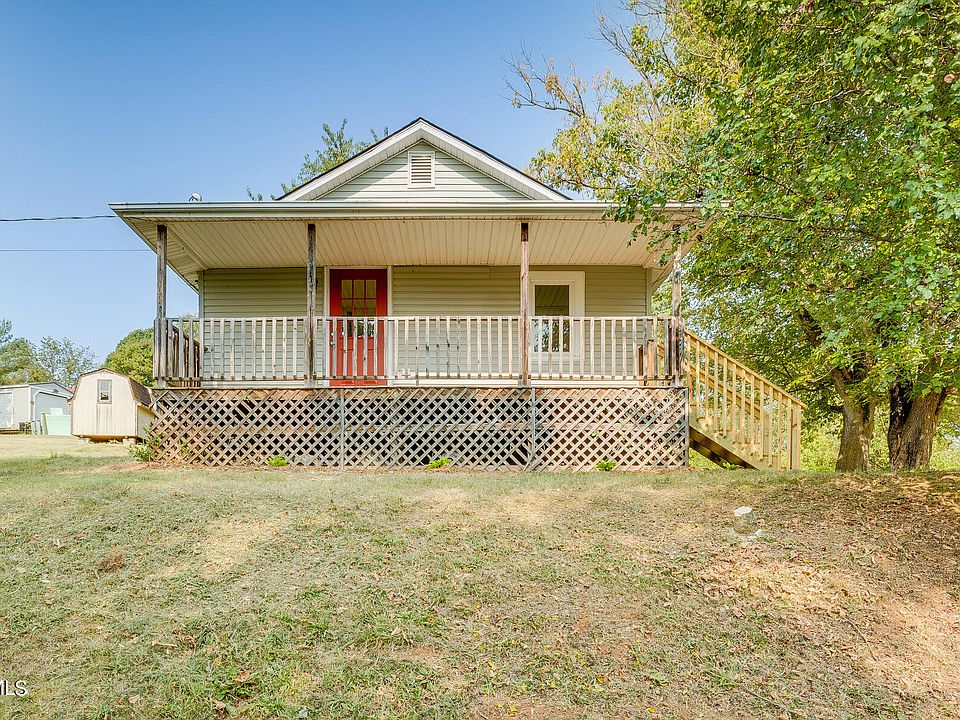 1st image of 221 Woodland Ln